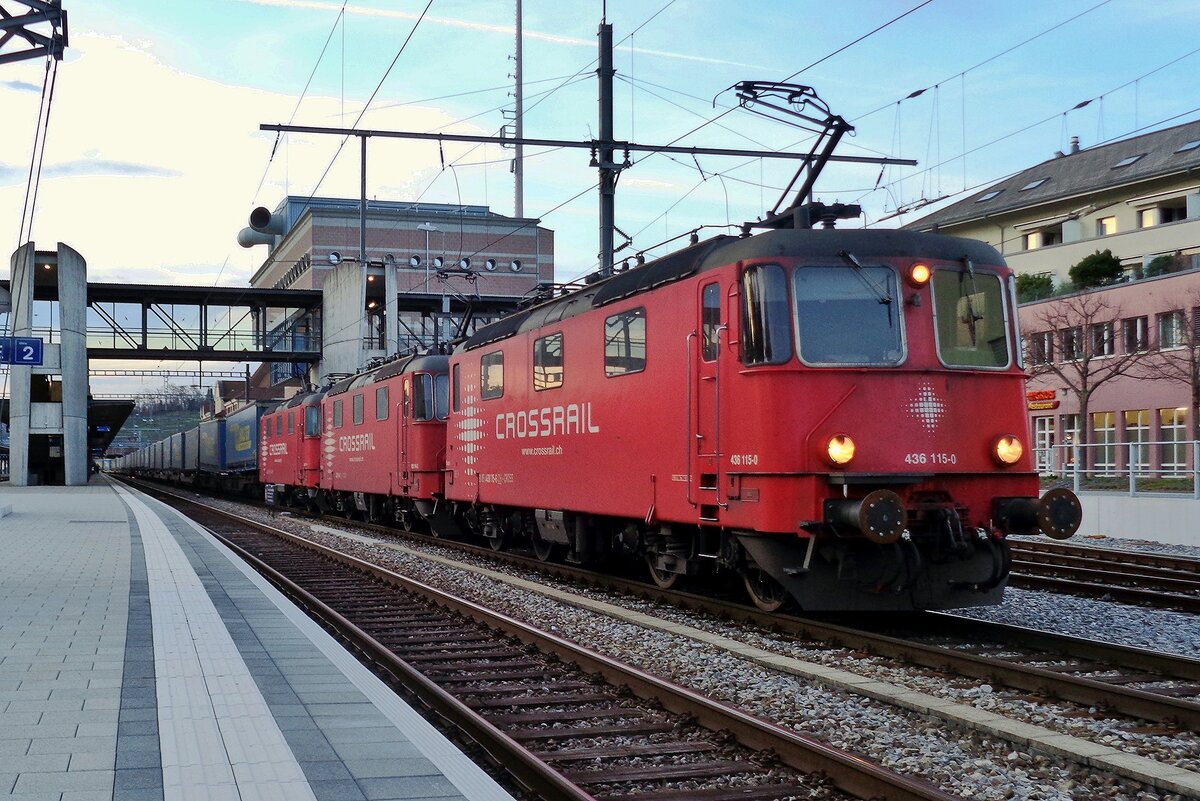 Crossrail-Trio mit 436 115 an der Spitze steht am 23 März 2017 in Spiez.
