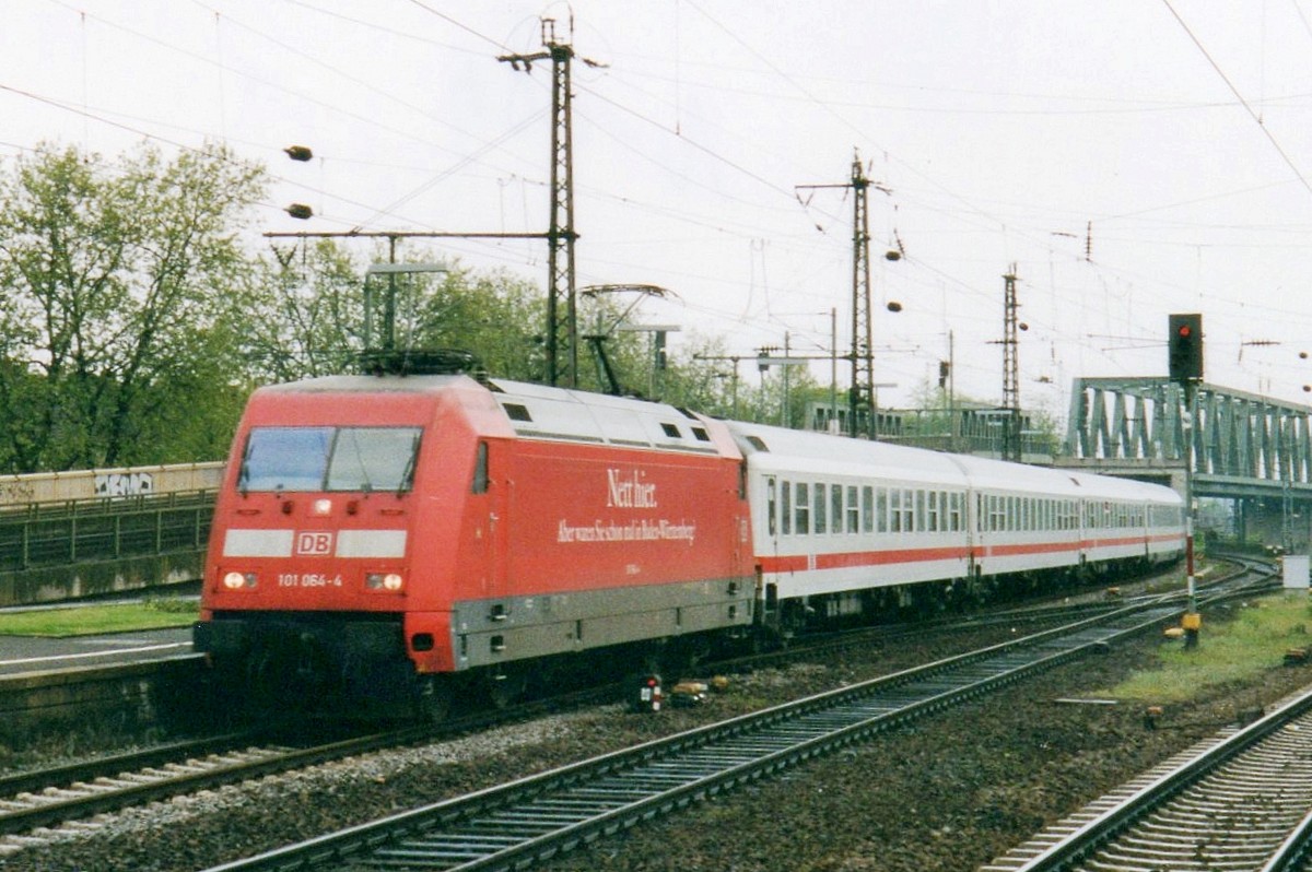 DB 101 064 durchfahrt am 1 Februari 2000 K�ln-Deutz.