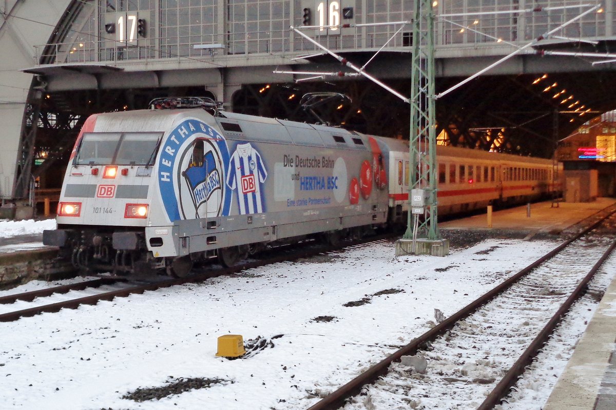 DB 101 144 steht am 2 J�nner 2017 in Leipzig Hbf.