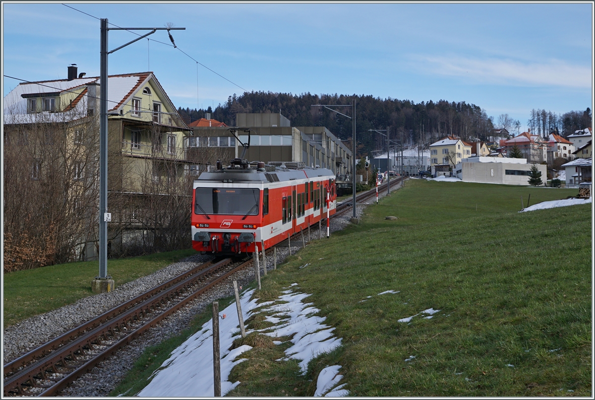 Der AB RHB BDeh 3/6 25 erreicht von Rorschach kommend in Kürze sein Ziel Heiden.

23. März 2021