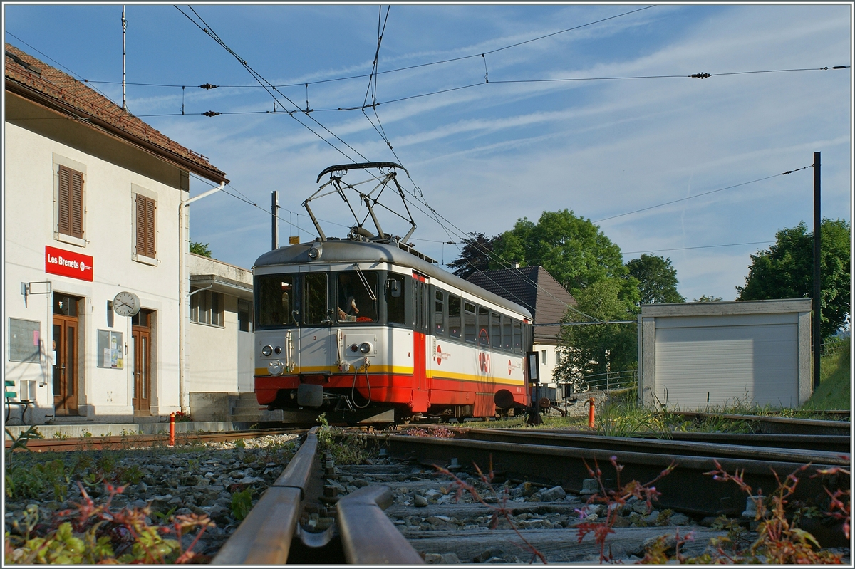 Der BDe 4/4 N� 3 in Les Brenets.
25. Juni 2010