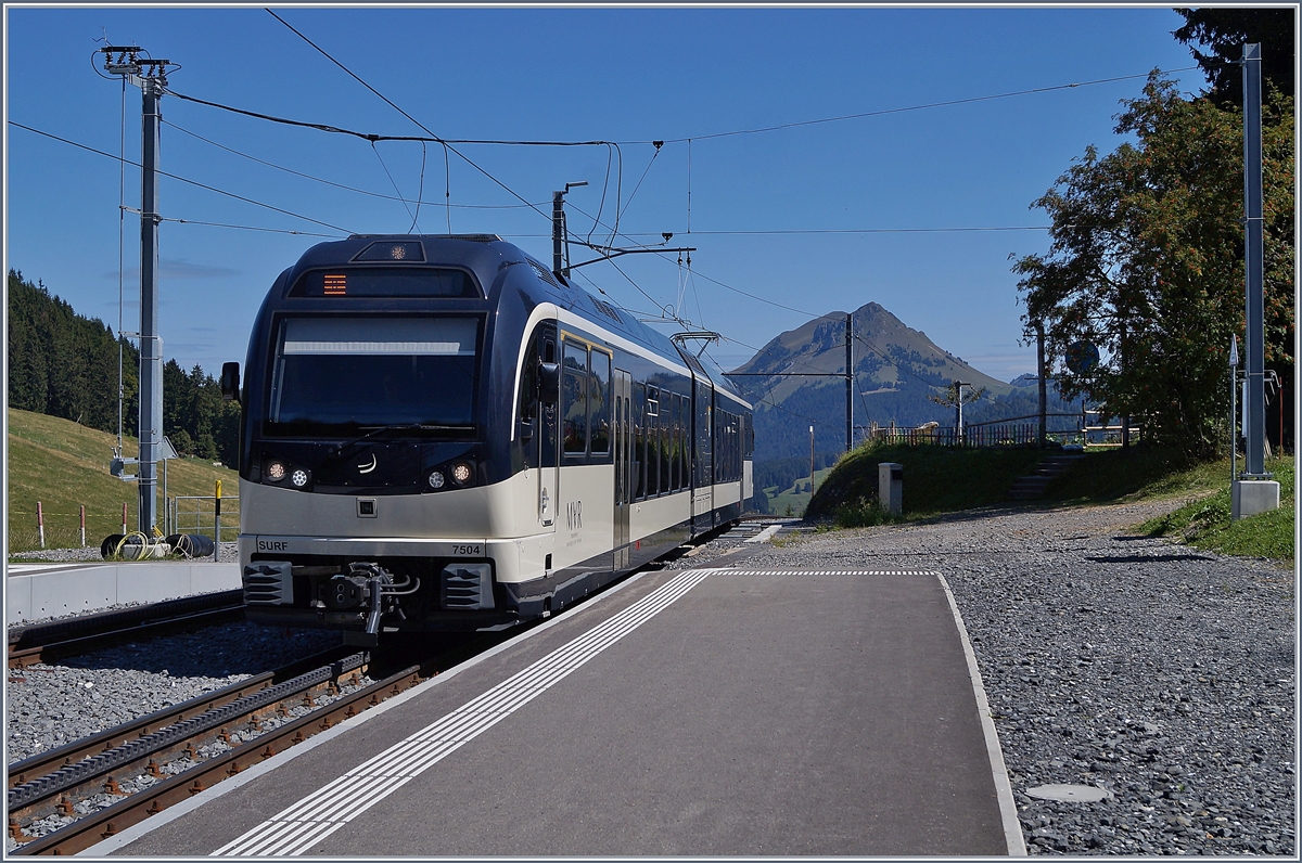 Der CEV MVR GTW ABeh 2/6 7504  VEVEY  erreicht Regionalzug 1425 die Endstation Les Pléiades.
 27. August 2018