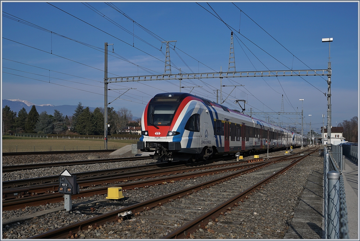 Der SBB RABe 522 228 und ein weiterer erreichen ihren Zielbahnhof Coppet.

21 Jan. 2020