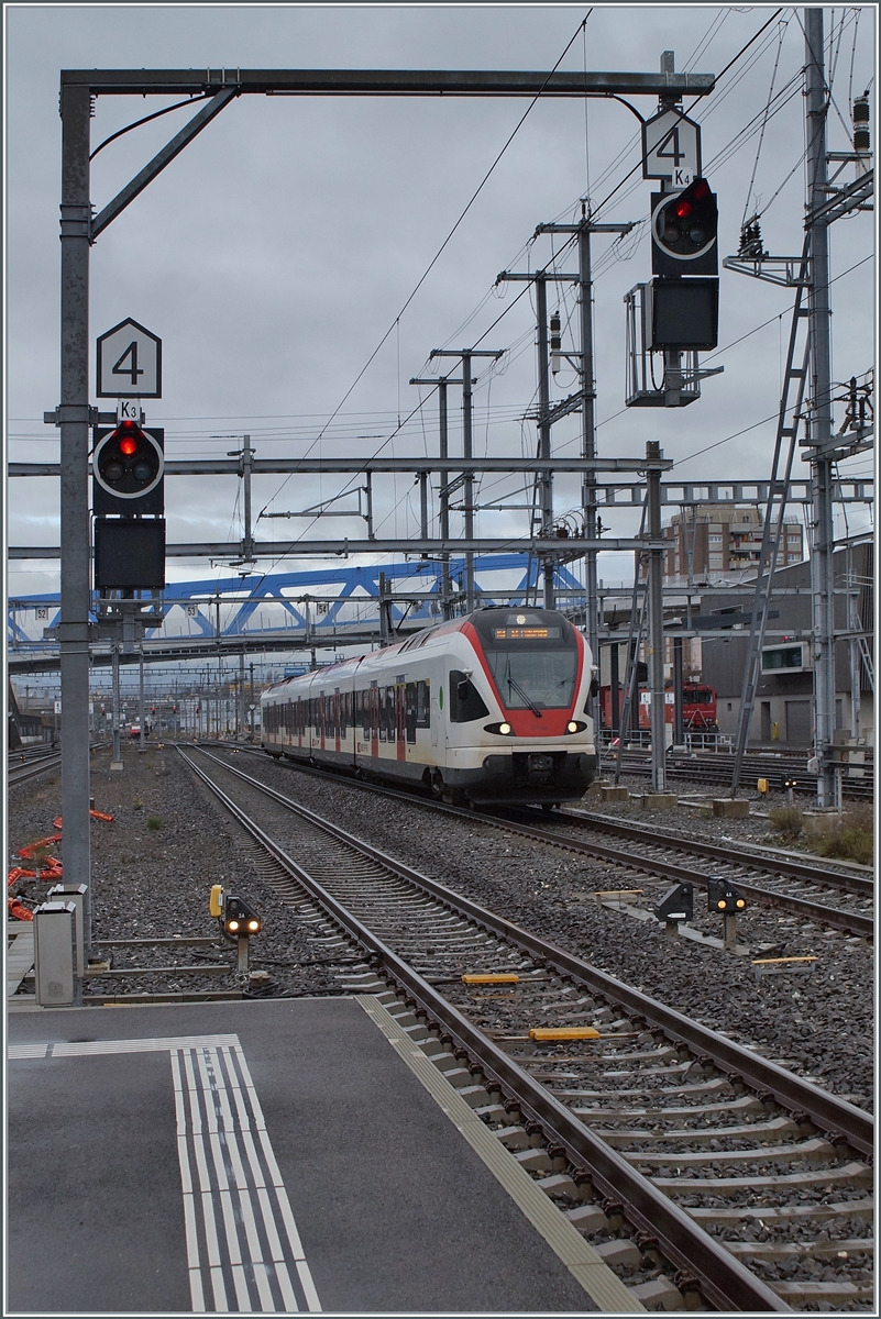 Der SBB RABe 523 022 trifft in Renens VD ein. 

14. Dez. 2023