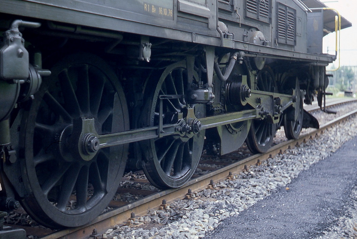Detailansicht des Triebwerks von Ce 6/8 II 14282 (Winterthur Fr�hjahr 1979)