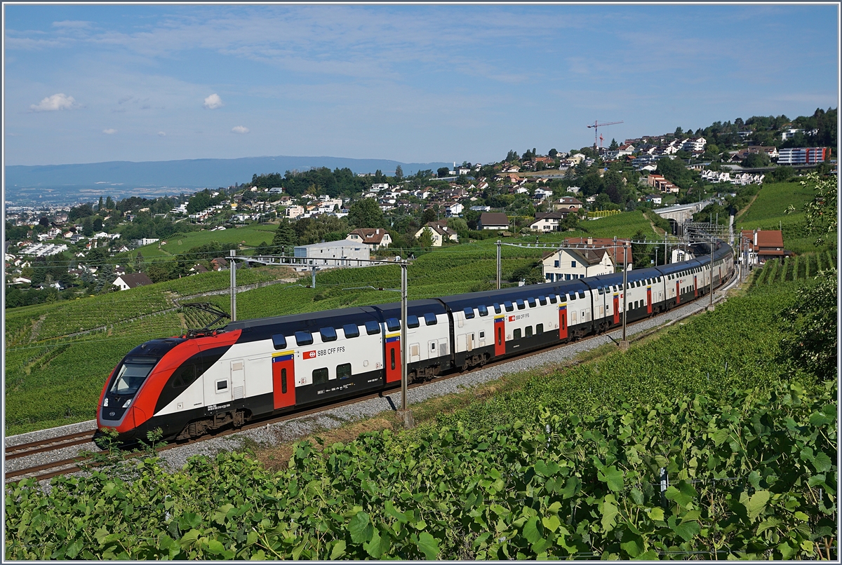 Die beiden SBB Twindexx RABe 502 212-9 und RABDe 502 010-3 (Ville de Genève) sind bei Bossière als IC 713 unterwegs. Der Zug startete in Genève Aéroport und sein Ziel wird St. Gallen sein.

14. Juli 2020