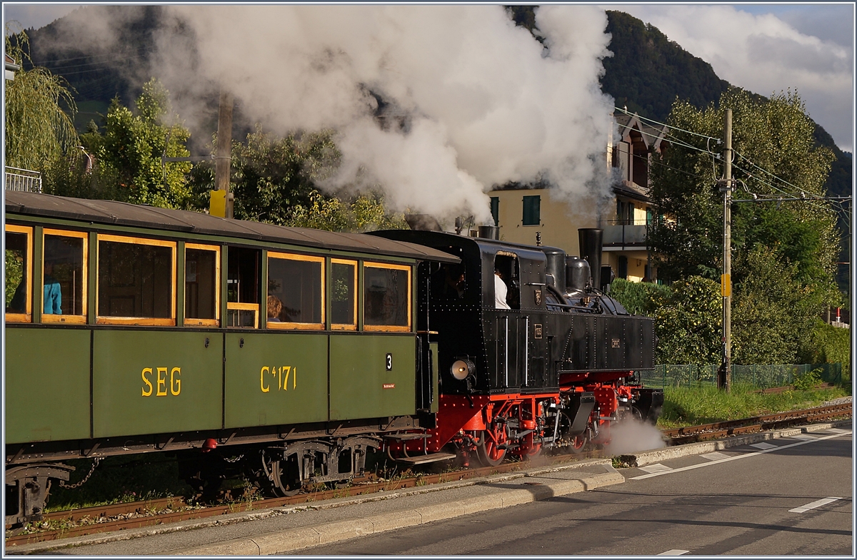 Die Blonay-Chamby Bahn G 2x 2/23 105 verlässt Blonay in Richtung Chamby.

5. Okt. 2019