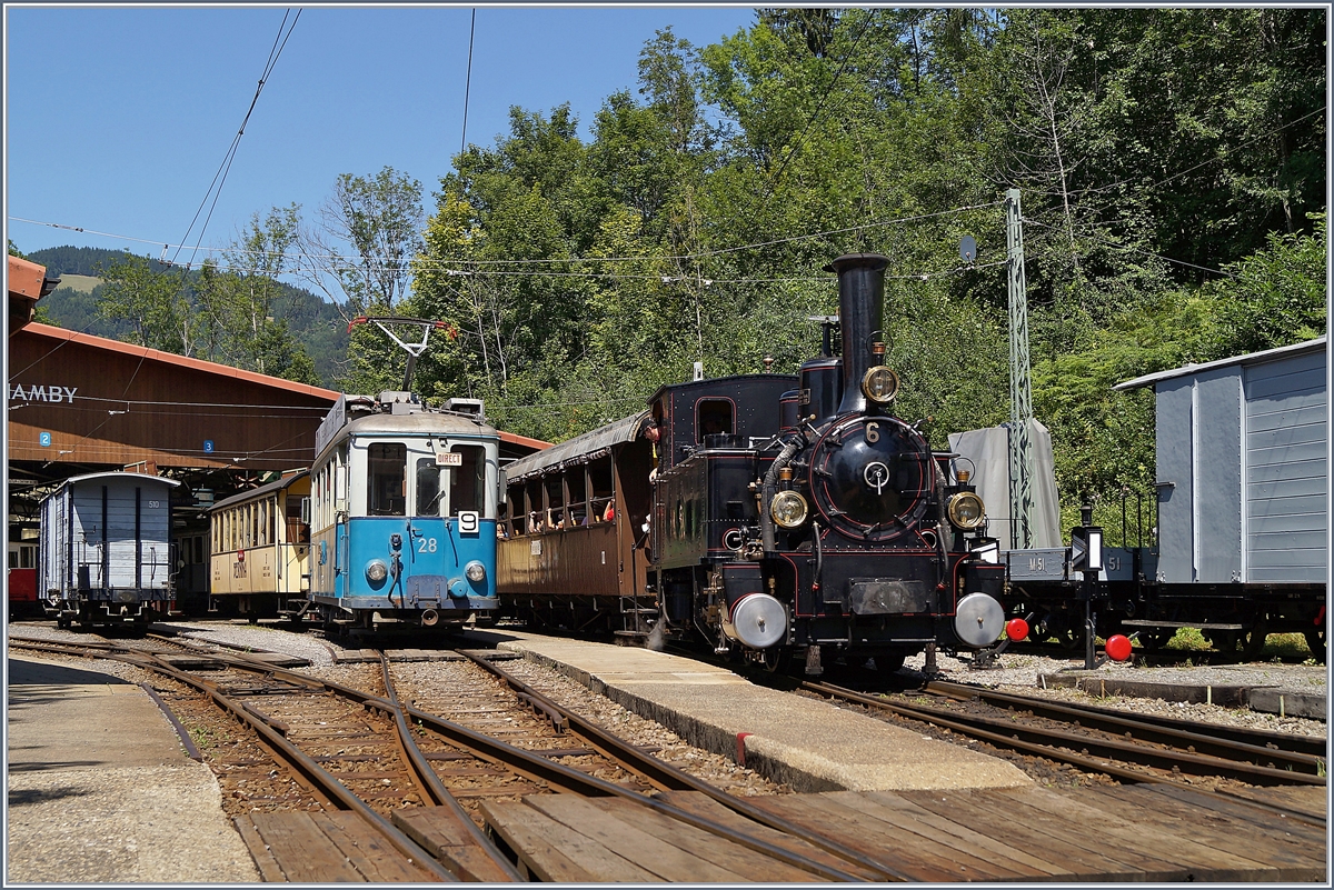 Die Blonay-Chamby G 3/3 N° 6 mit ihrem Dampfzug nach der Ankunft in Chaulin. 

3. Aug. 2019