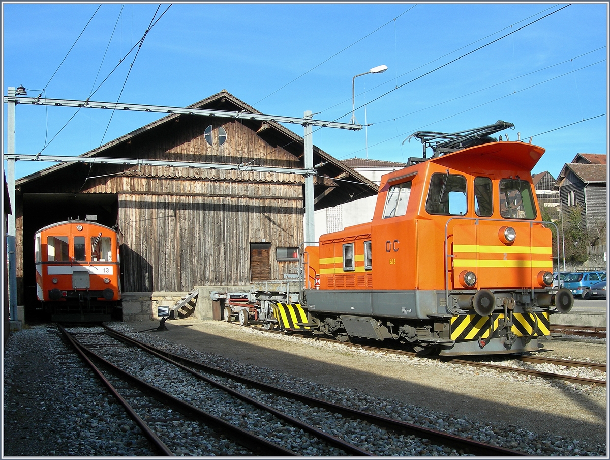Die Ee 2/2 2 in Orbe; im Dépot versteckt sich der BDe 4/4 13.

28. Jan. 2008