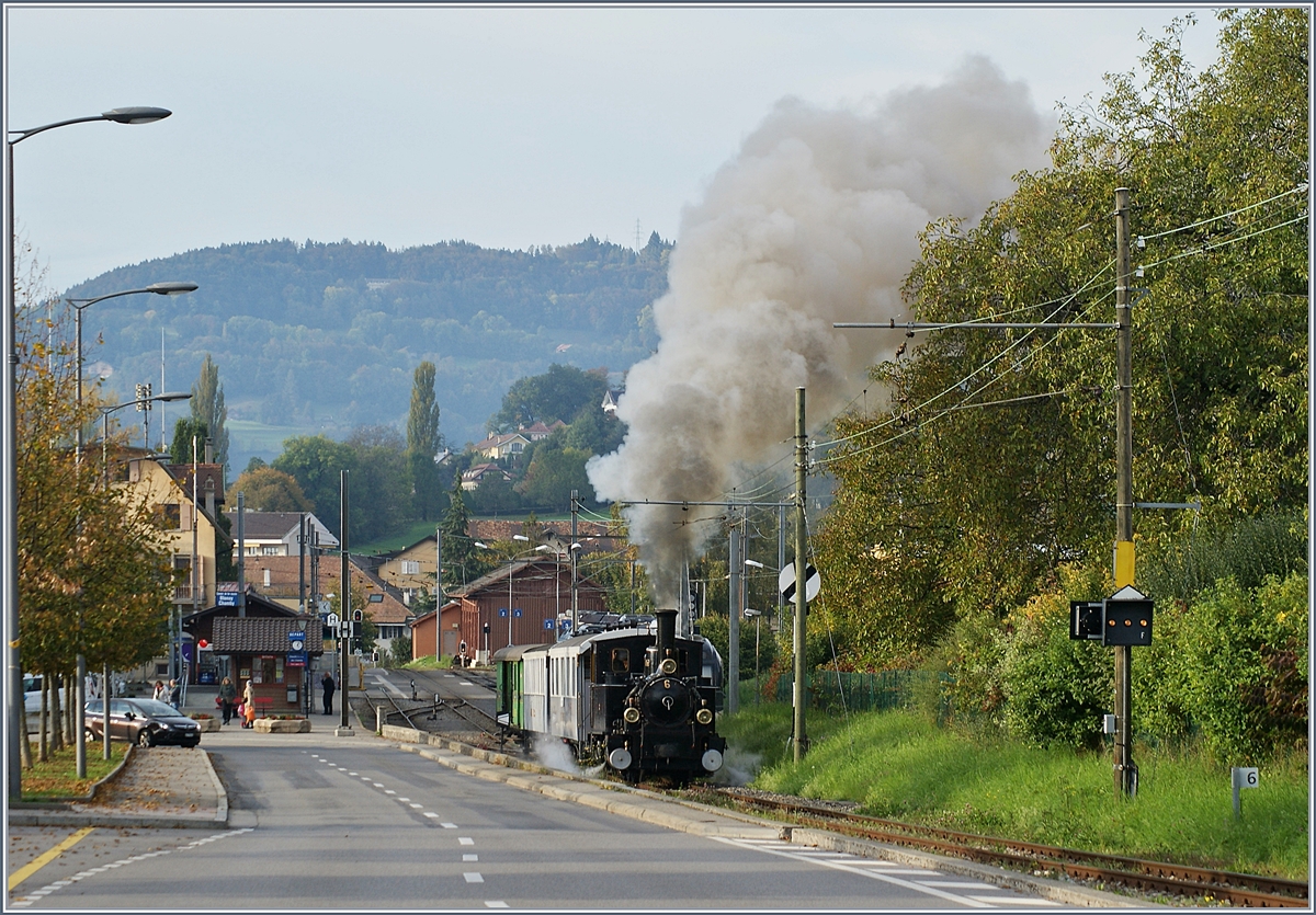 Die G 3/3 N° 6 dampft bei Blonay mit ihrem Personenzug in Richtung Chamby.

20. Okt. 2019
