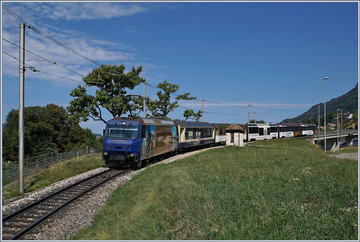 Die MOB Ge 4/4 mit ihrem Panoramic Express Zweisimmen Montreux bei Châtelard VD.

22. August 2018