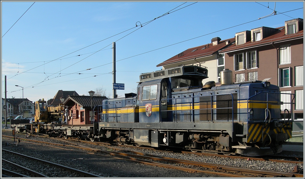 Die MOB Gm 4/4 2004 mit einem Dienstzug in Blonay.
4. April 2016