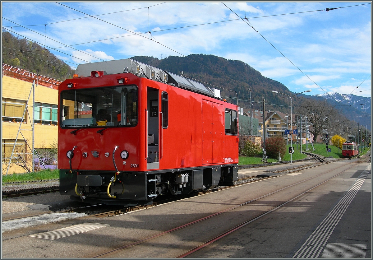 Die neune MOB/MVR HGem 2/2 2501 dieselt in Blonay munter vor sich hin.
12. April 2016