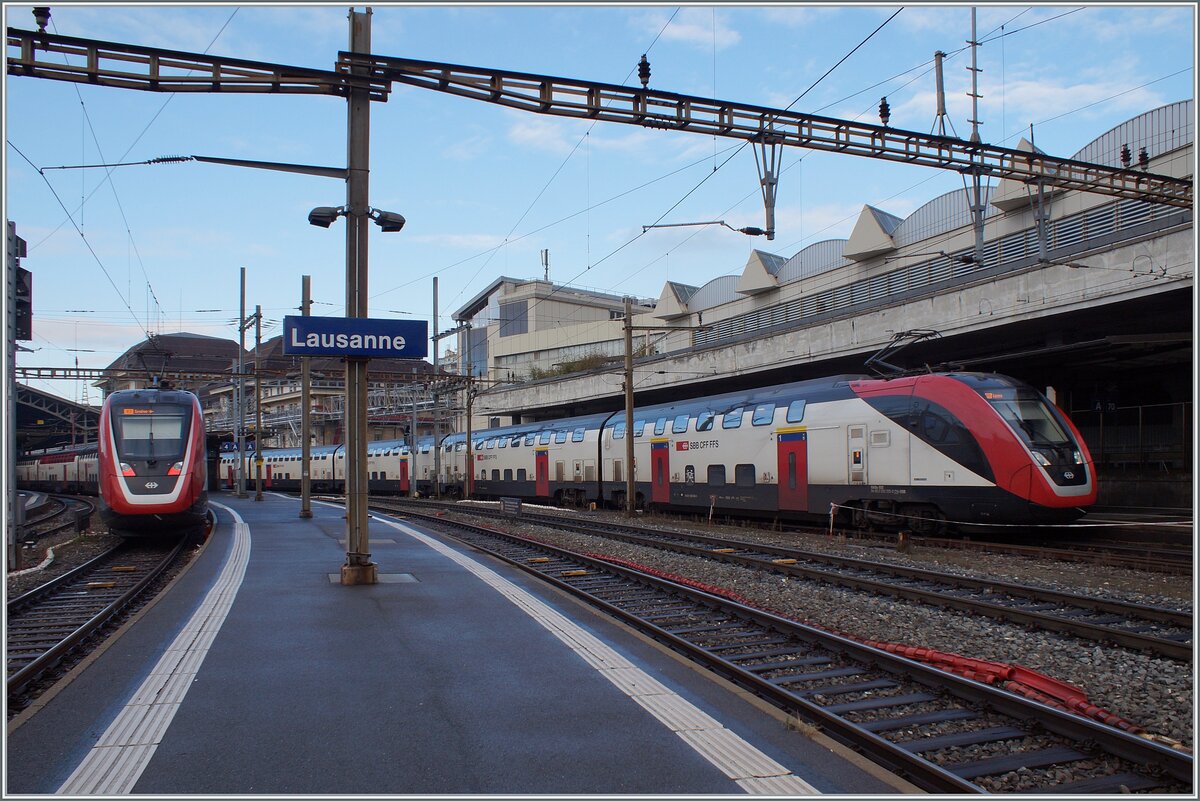 Die recht unbequemen, aber immerhin nicht mehr so pannenanfälligen  Twidexx  beherrschen leider vermehrt den IC/IR Verkehr. In Lausanne warten auf ihre Abfahrt ein IR 15 nach Luzern und ein IC1 nach Genève. 

20. Dez. 2023