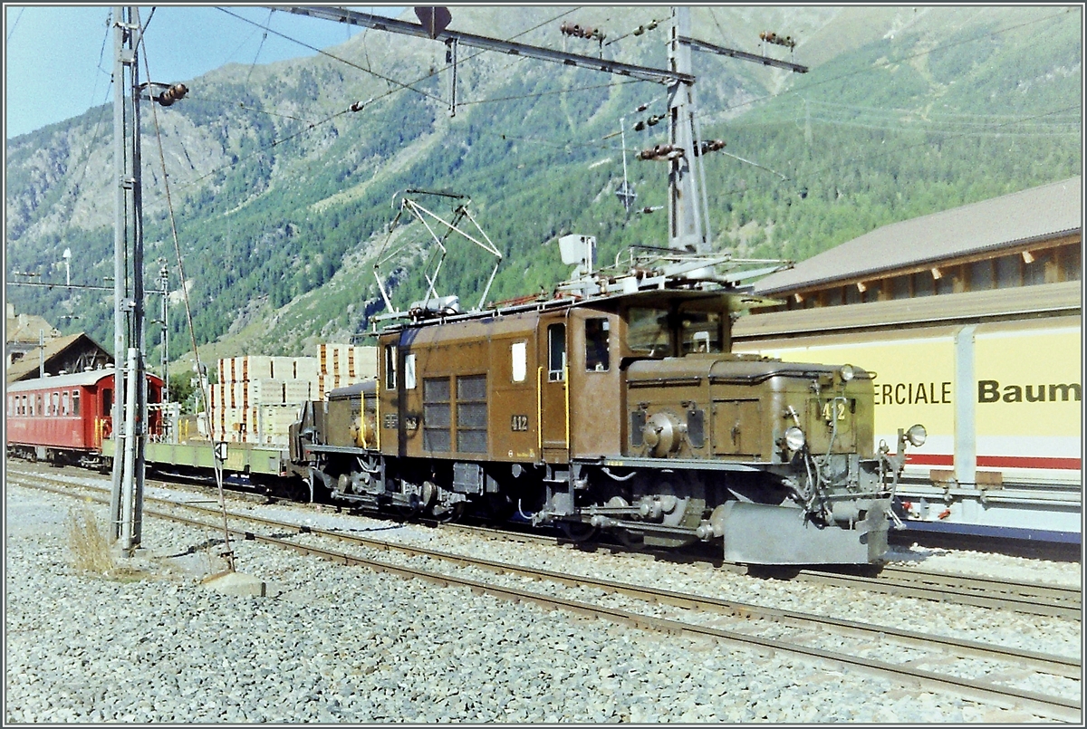 Die RhB Ge 6/6 I im Planeinsatz in Zernez.
(Sept. 1993)