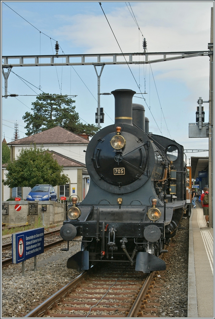 Die SBB A 3/5 705 in Murten.
25.06.2011