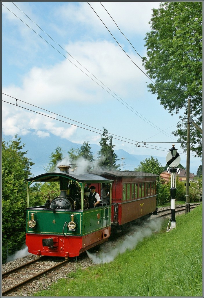 Ein B-C Dampfzug beim Einfahrsignal von Blonay BC.
30. Juni 2013