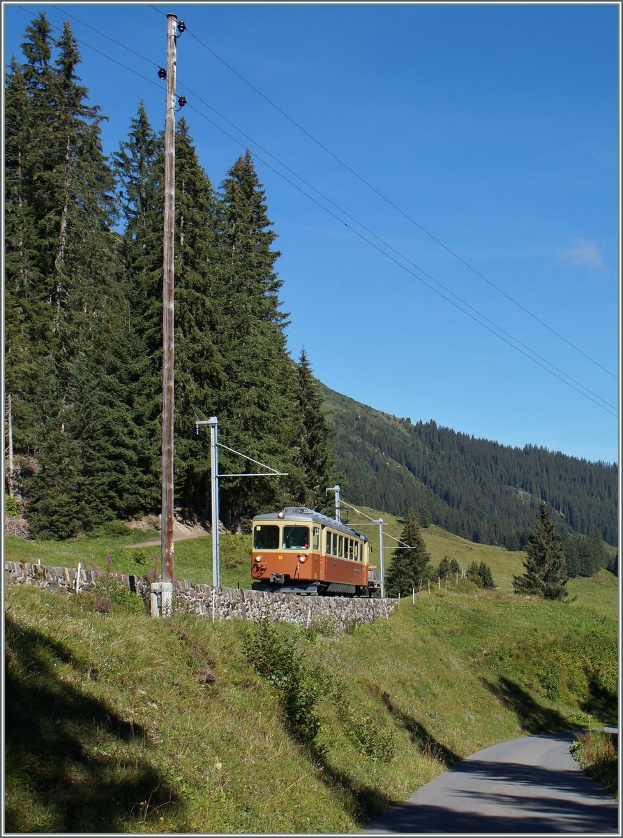 Ein BLM Be 4/4 auf der Fahrt von der Grütschalp nach Mürren kurz vor der Station Winteregg. 

28. Aug. 2014