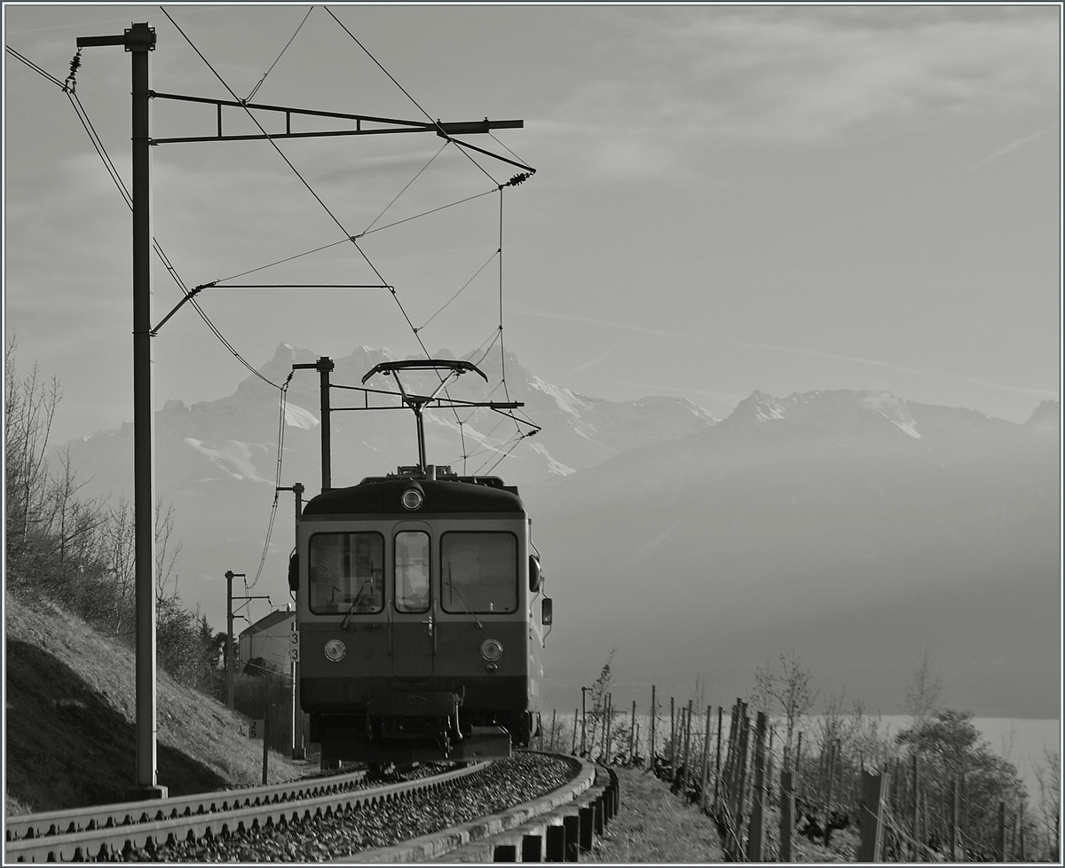 Ein MOB Be 4/4 (ex SNB) im Regionalzugeinsatz oberhalb von Montreux.
17. Feb. 2014