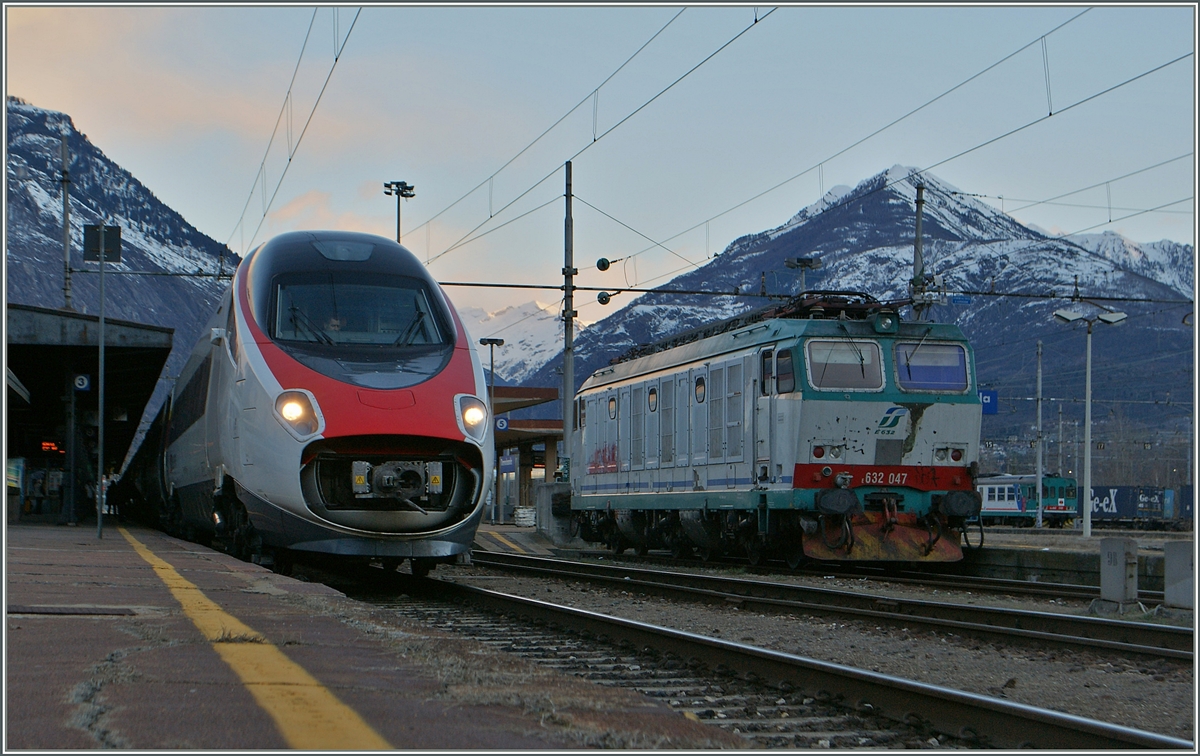 Ein SBB ETR  610 mit offener Schnautze in Domodossola.
24. Jna. 2014