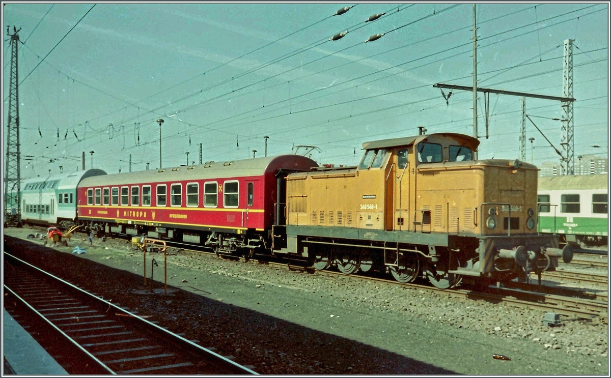 Ein Scan der DR 346 548-1 in Berlin Lichtenberg.
April 1994