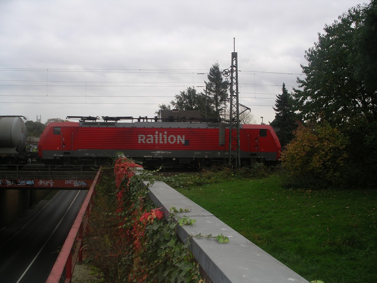 Eine Railion zog einen Kesselzug Richtung K�ln. Stand 2011.