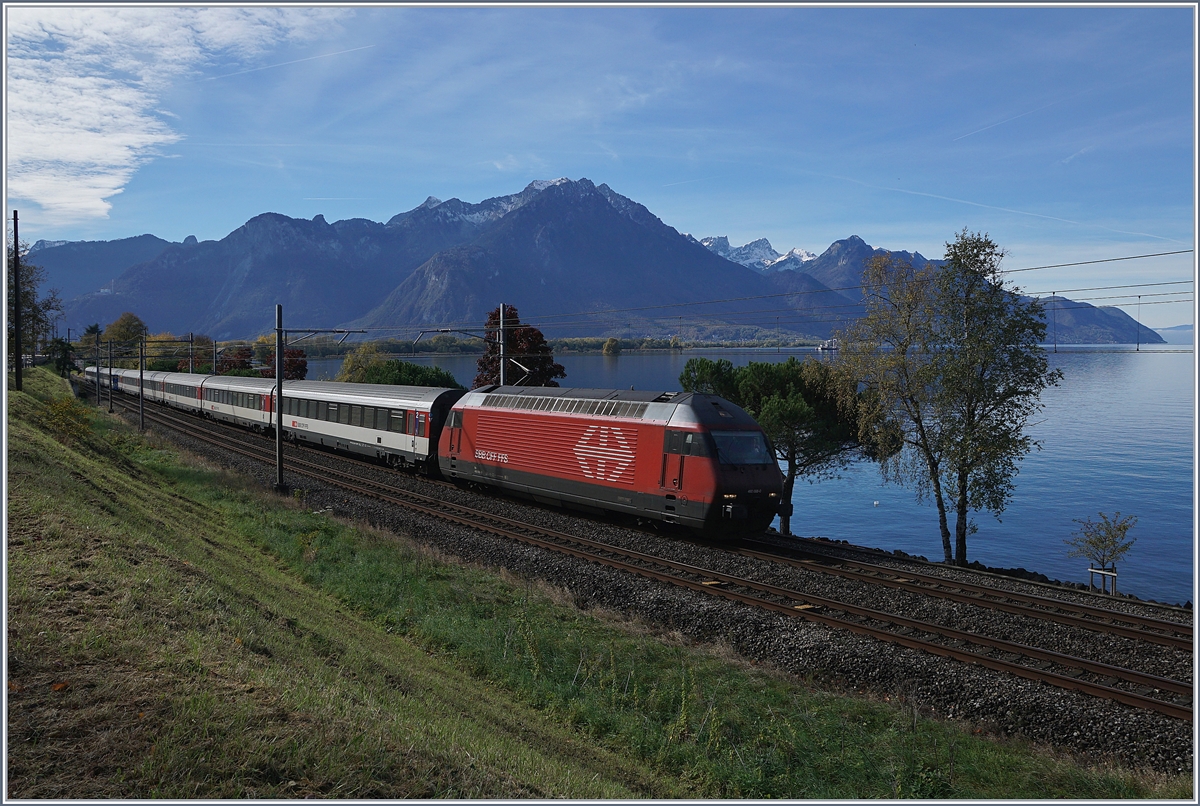 Eine SBB Re 460 mit ihrem IR auf dem Weg nach Genève bei Villeneuve. 

24. Okt. 2017
