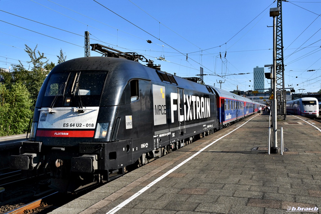 ES 64 u2-018/282 518-1 stand mit BTE 1794 nach l�rrach,im bahnhof hh-altona,18.07.18