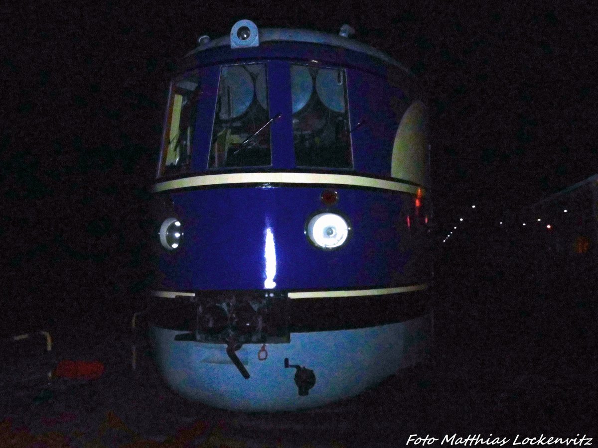 Freitagabend, den 7.10.16 stand der SVT 137 234 f�r Falkenberg/Elster in Delitzsch vor den Toren des Schienenfahrzeugwerks bereit
