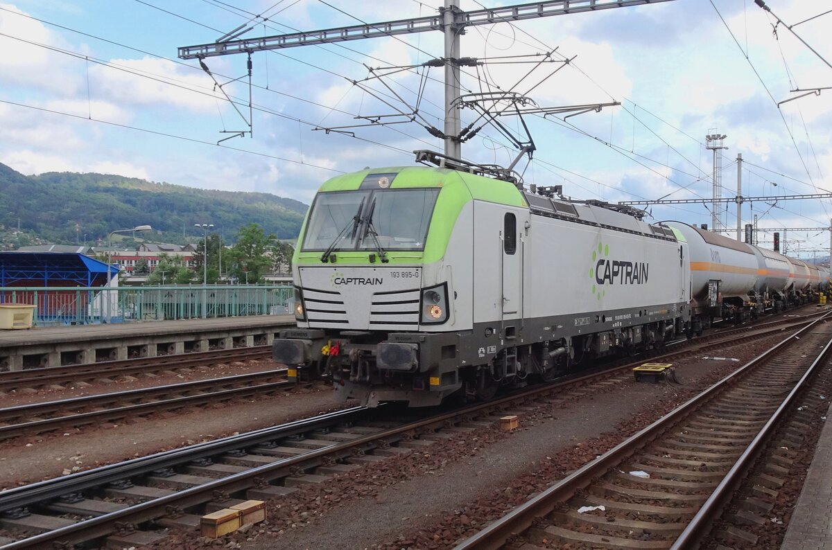 Gaskesselwagenzug mit CapTrain 193 895 durchfahrt am 9 Juni 2022 De�in hl.n.