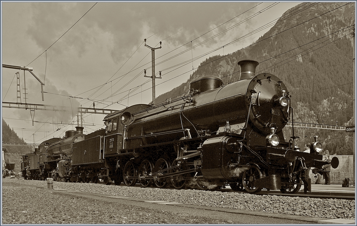 Herrliche Dampfloks in Göschenen: C 5/6 2978, die Sulgener C 5/6 2969 und etwas im Schatten der  Elefanten  die die schöne B 3/5 1367.
21. Okt. 2017