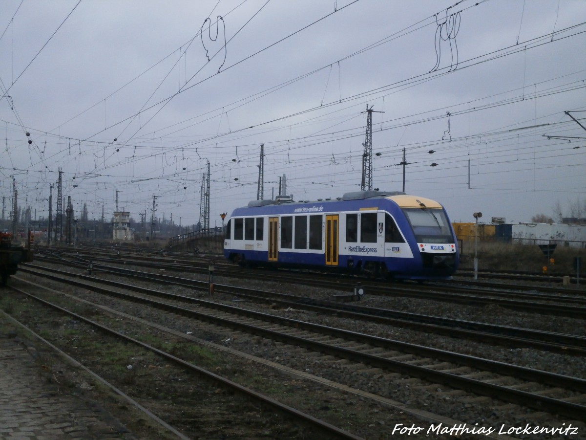 HEX VT 87X mit ziel Bernburg l�sst den Hallenser Hbf hinter sich am 5.1.15