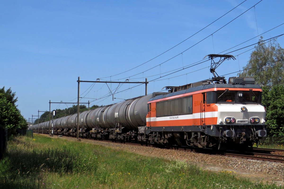 Hin-und-Her Teil 2: Her. RFO 1831 kehrt am n�chsten Tag 23 Juni 2020 aus Oss mit ein �lzug zur�ck und durchfahrt der Ortschaft Alverna.