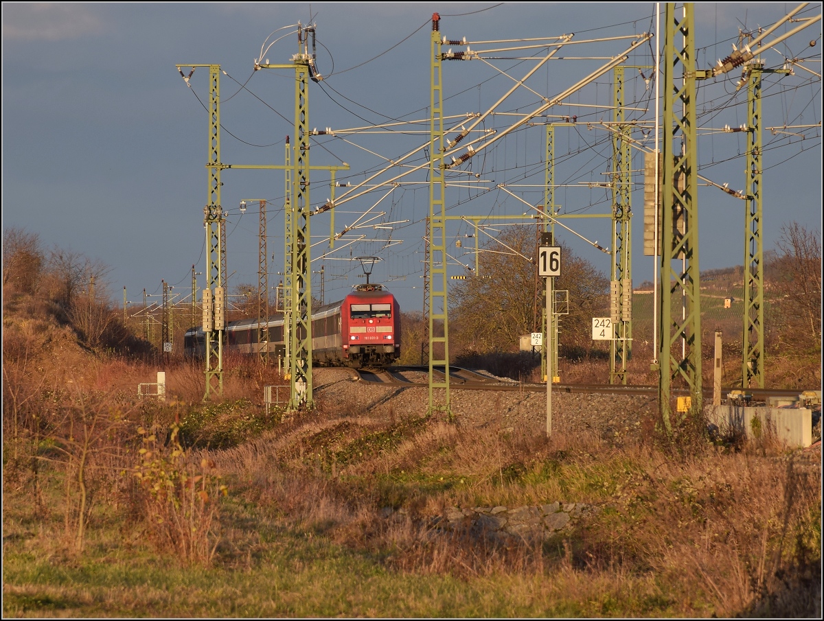 IC 1279 von Berlin nach Basel SBB mit 101 030. Schliengen, Dezember 2017