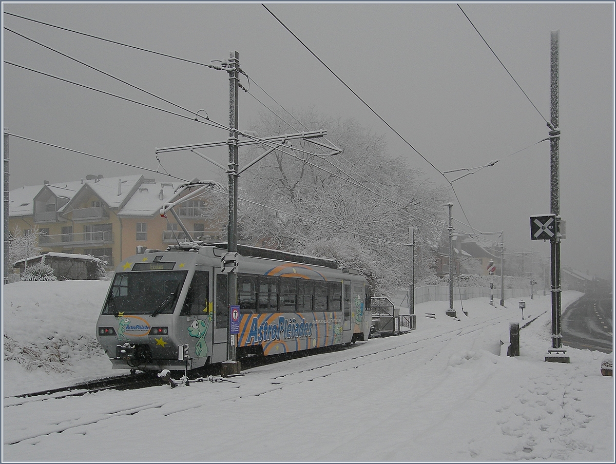 In Blonay wartet der CEV Beh 2/4 72  Astro Pléidades  auf seinen nächsten Schülerzug Einsatz.

3. Feb. 2019