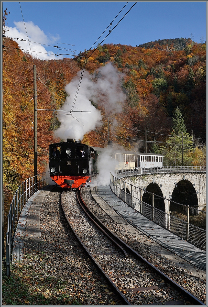  LA DER 2020 du Blonay-Chamby  / Saison Abschluss der Blonay-Chamby Bahn: Mit einem verstärkten Fahrplan und viel Dampf wird vor dem  Winterschlaf  (bzw. Arbeit im Dépôt Chaulin) nochmals viel Betrieb gemacht. Die G 2x 2/2 N° 105 (Baujahr 1918) der Blonay-Chamby Bahn auf dem Baye de Clarens Viadukt ist auf dem Weg nach Blonay. 

24. Okt. 2020