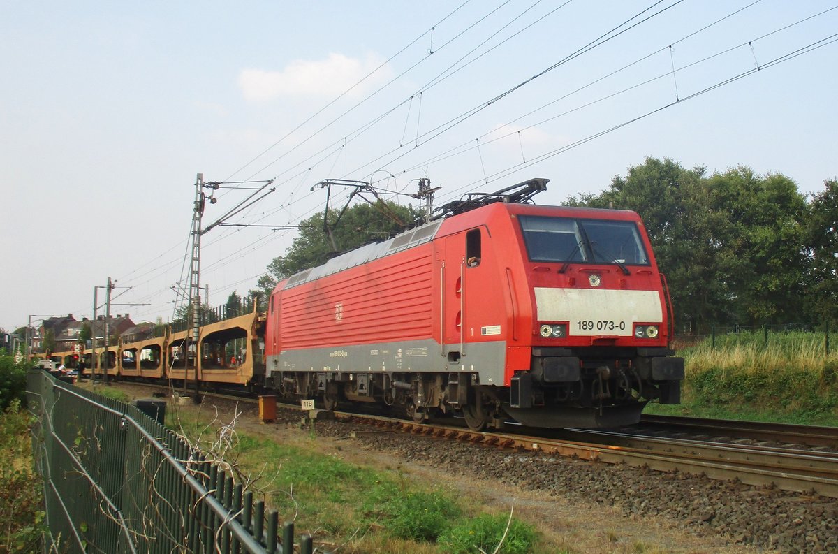 Leerer Fordzug mit 189 073 verlässt Venlo am Abend von 22 Augustus 2018.