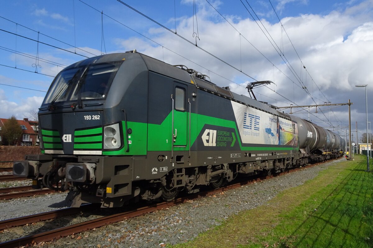 LTE 193 262 treft mit ein �lzuig am 30 M�rz 2023 in Oss ein.