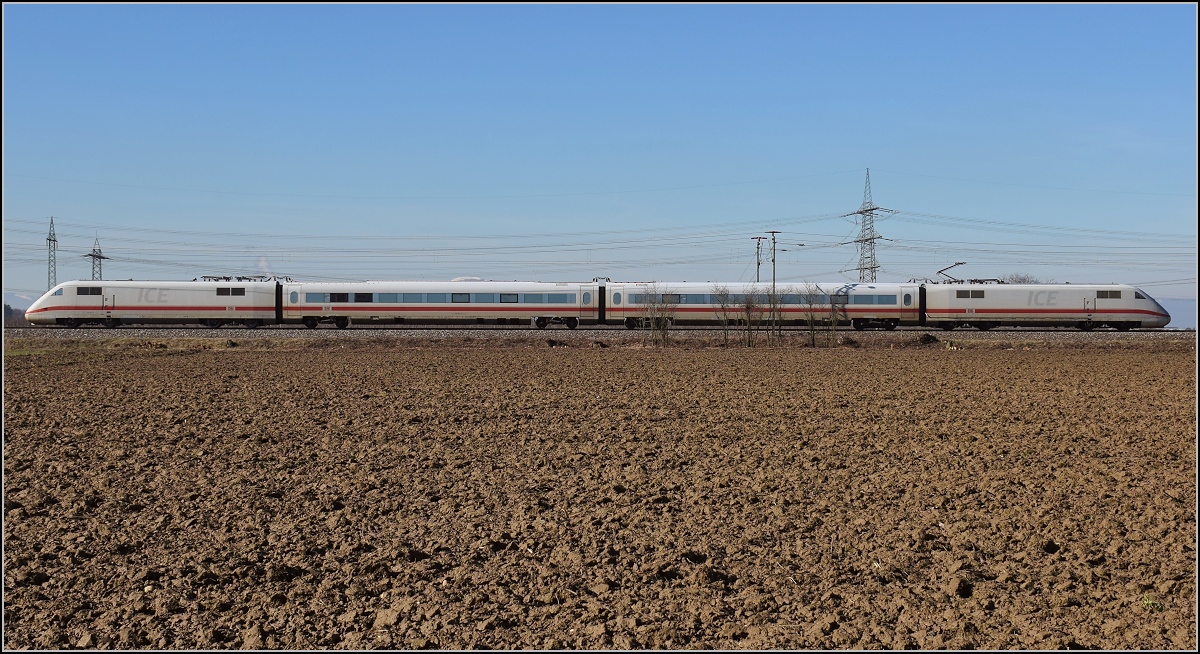 Messzug LPFT 92009 Hockenheim-Basel mit 410 101 und 410 102. Auggen, Februar 2019.