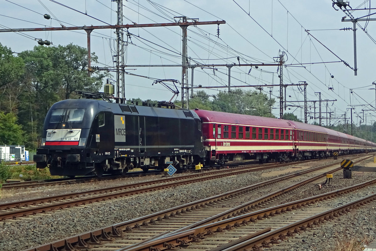 Mit das Leerpark f�r den Sziget-Express-2 treft U2-022 am 5 Augustus 2019 in Bad Bentheim  ein. 