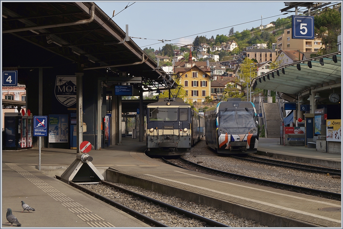 MOB GDe 4/4 6004  Interlaken  und von Sarah Moris gestaltete Lenkerpendel  Monarch  in Montreux. 

26. April 2020