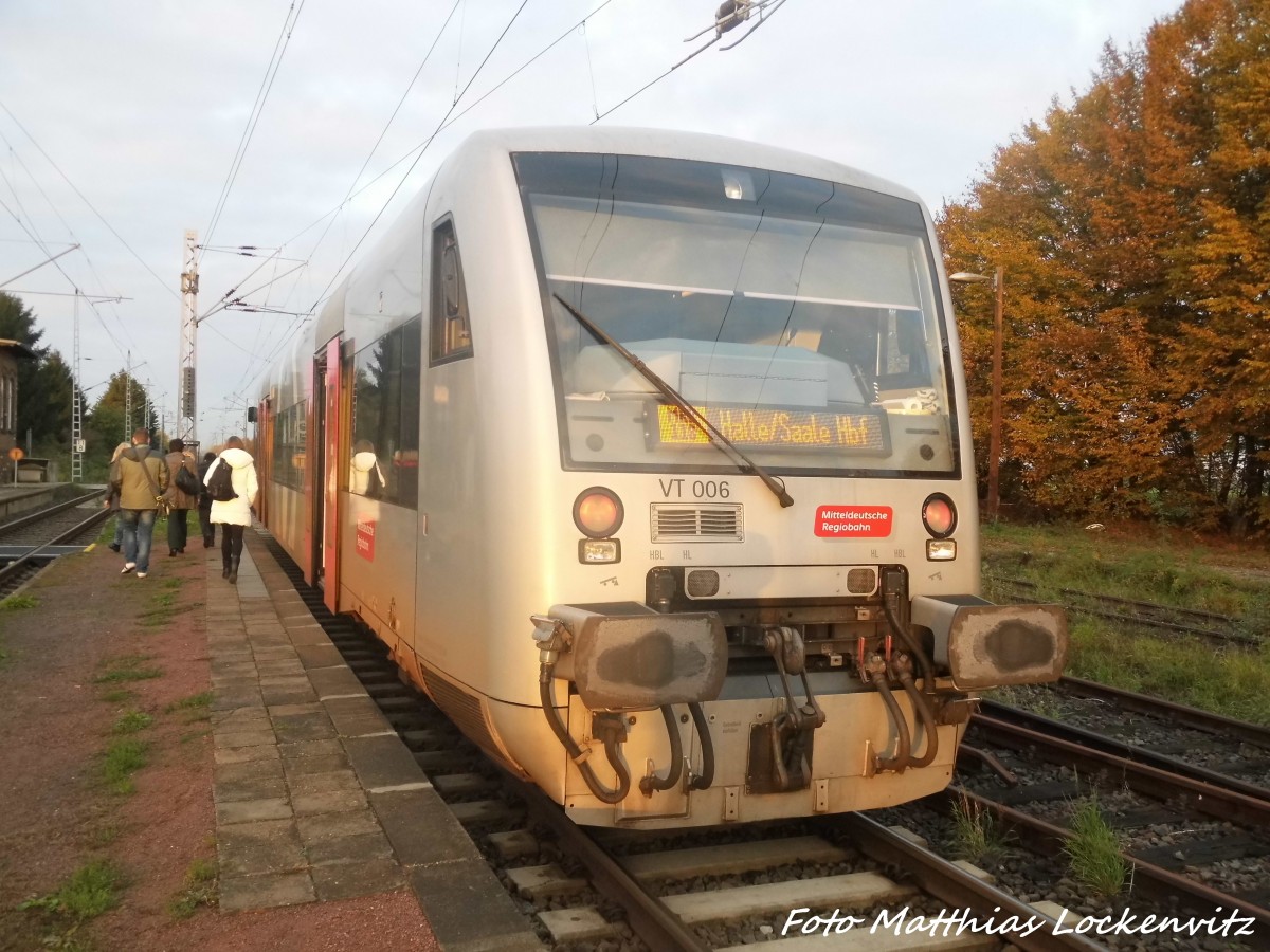 MRB VT 006 im Bahnhof Reu�en am 23.10.15