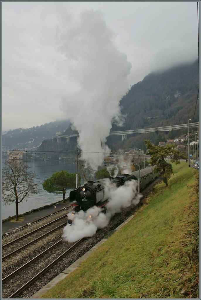 Nach einem Signalhalt dampft die 01 202 wieder los!
Bei Villenneuve, den 18. Jan. 2014