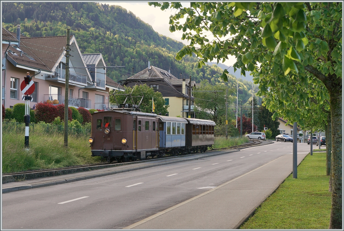  Nostalgie & Vapeur 2021  /  Nostalgie & Dampf 2021  - so das Thema des diesjährigen Pfingstfestivals der Blonay-Chamby Bahn; die BOB HGe 3/3 29 erreicht mit ihrem ersten (Leer)Zug Blonay um dann pünktlich um 10.10 mit dem ersten fahrplanmässigen Zug das Festival zu eröffnen . 

22. Mai 2021