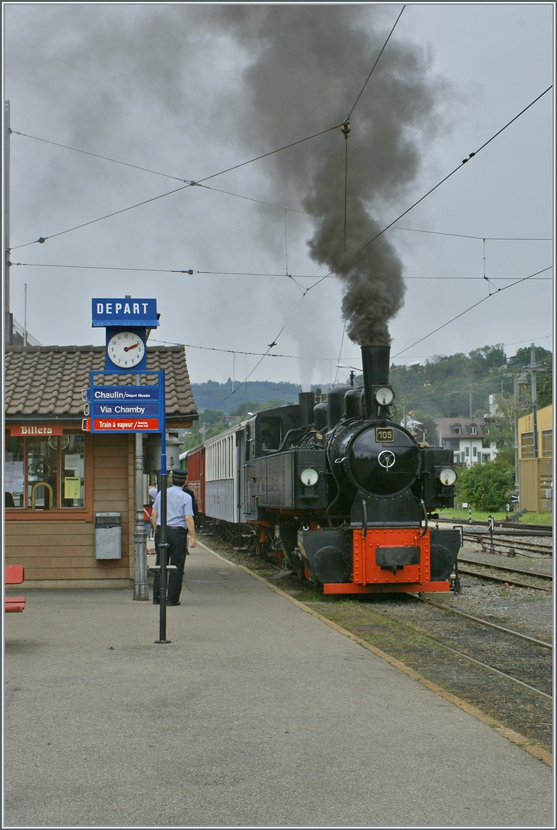 Nun ist die SEG G 2x 2/2 105 mit ihrem Zug nach Chaulin in Blonay fahrbereit.

8. Juni 2024
