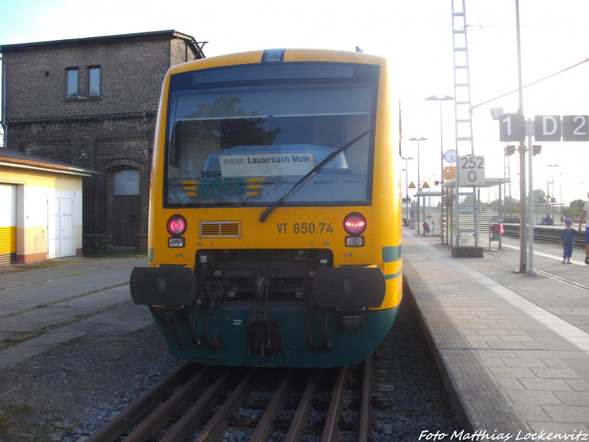 ODEG VT 650.74 im Auftrag der PRESS mit ziel Lauterbach Mole im Bahnhof Bergen auf R�gen am 5.9.14