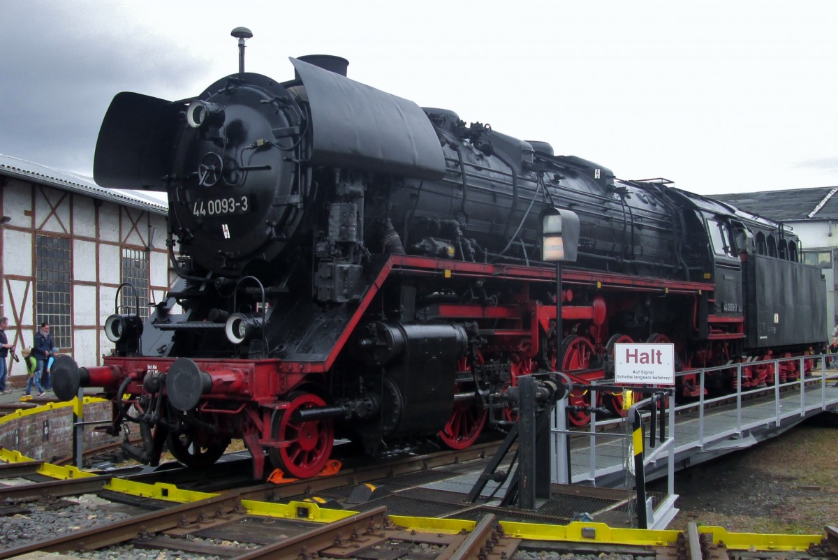 �ljumbo 44 0093 steht auf die Drehscheibe ins Bw Arnstadt am 19 September 2015.