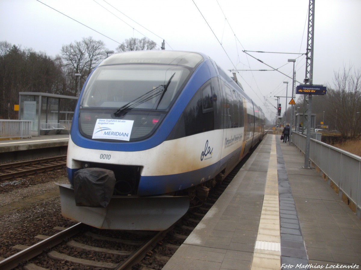 OLA VT 0010 mit ziel B�tzow im Bahnhof Jatznick am 14.12.13