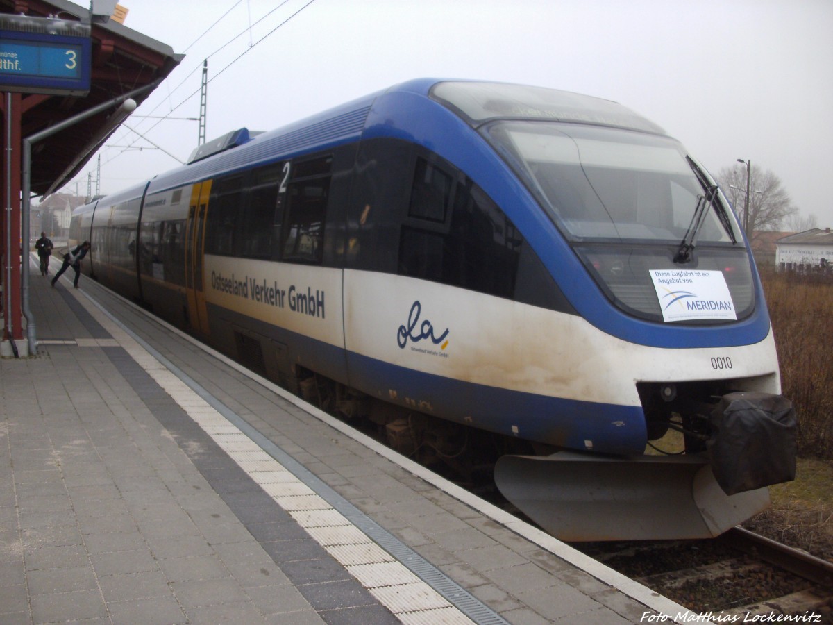 OLA VT 0010 mit ziel Ueckerm�nde Stadthafen im Bahnhof Pasewalk am 14.12.13