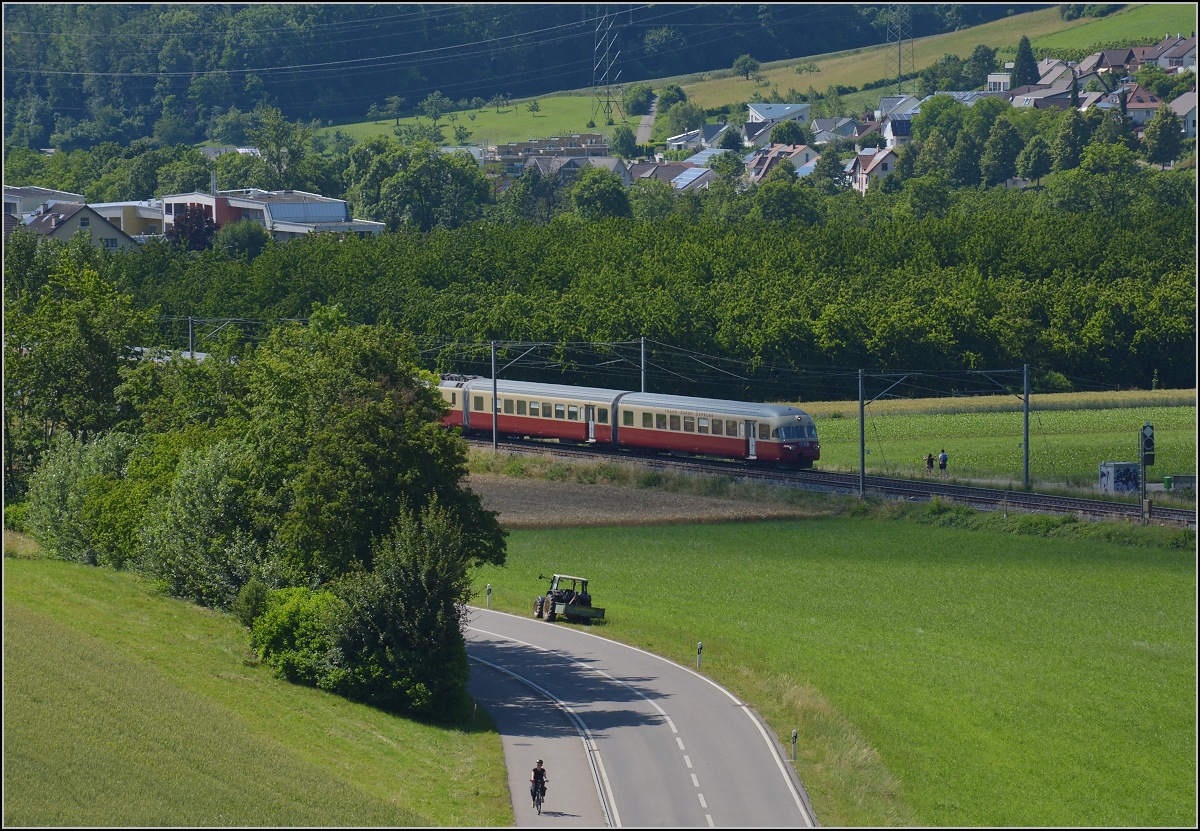 RAe 1053 bei Sissach. Juni 2021.